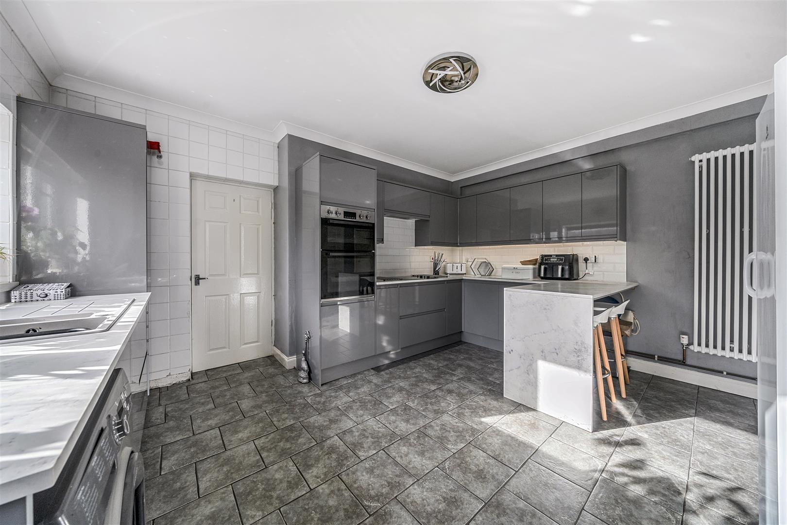 Pentre Road, Grovesend, Swansea, SA4 8DD